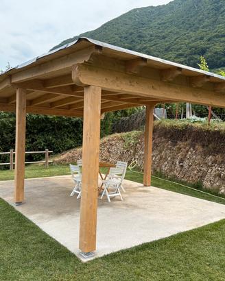 Tettoia in legno lamellare
