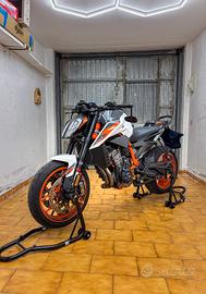 KTM DUKE 890R