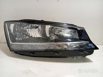 FARO ANTERIORE DESTRO SKODA Fabia Berlina 3° Seri