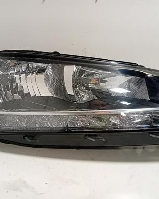 FARO ANTERIORE DESTRO SKODA Fabia Berlina 3° Seri