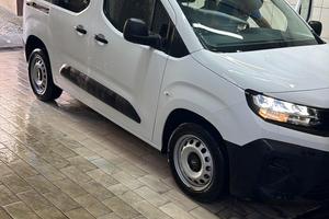 Opel combo 6000 mila km come nuovo 5 posti