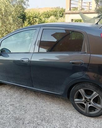 Grande punto 1.3 multi jet AUTOCARRO 