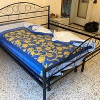 Struttura letto matrimoniale  in alluminio laccato