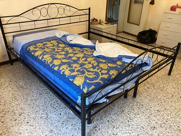 Struttura letto matrimoniale  in alluminio laccato