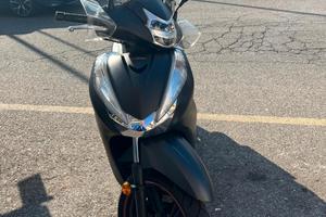 Honda SH 300 i Sport