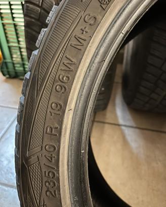 Gomme M+S 235/40 R19 96W