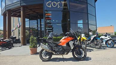 KTM 1390 Super Adventure KTM 1390 SUPER ADVEN...