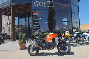KTM 1390 Super Adventure KTM 1390 SUPER ADVEN...