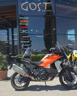 KTM 1390 Super Adventure KTM 1390 SUPER ADVEN...