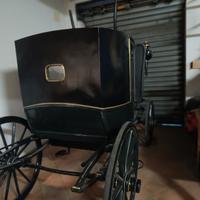 Carrozza per cerimonie restaurata