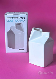 Lattiera "Bricco" Seletti in porcellana Nuova