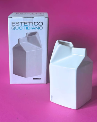 Lattiera "Bricco" Seletti in porcellana Nuova