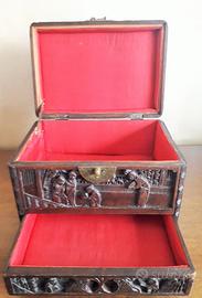 Antico scrigno portagioie orientale