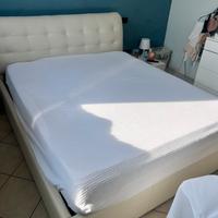 Letto matrimoniale  ecopelle bianco contenitore