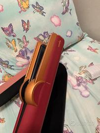 Dyson airstrait + gift box