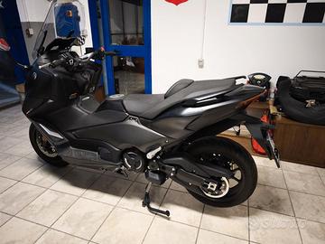 YAMAHA TMAX 560