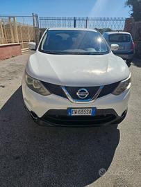 Nissan Qashqai  bianca 