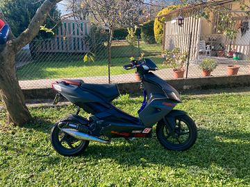 Aprilia sr