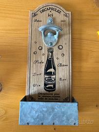 Stappa bottiglie da parete