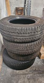Michelin Agilis Camping 215 70 R15