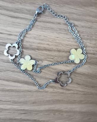 Bracciale con fiori 