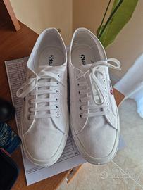 Scarpe superga
