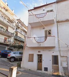 PALAZZO A REGGIO DI CALABRIA