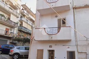 PALAZZO A REGGIO DI CALABRIA