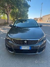 Peugeot 308 del 2019 cambio automatico
