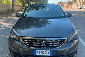 Peugeot 308 del 2019 cambio automatico