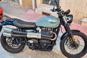 Triumph street scrambler 900