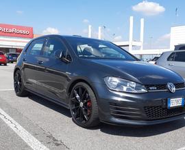 VOLKSWAGEN Golf 7ª serie - 2016