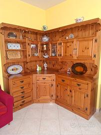 mobiletto e vetrinetta cucina