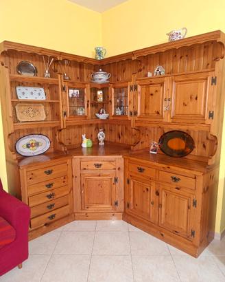 mobiletto e vetrinetta cucina