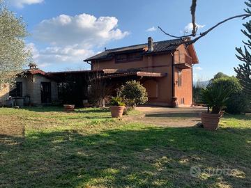 Palestrina villa ampia metratura con terreno