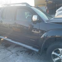NISSAN NAVARA PER RICAMBI YD 25