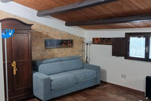 Mansarda ammobiliata con terrazzo in pieno centro 