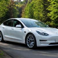 Tesla Model 3 RWD 2021 LFP