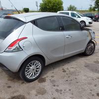 Lancia Ypsilon benzina gpl