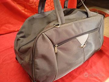  Pregiato trolley da viaggio in materiale tecnico 