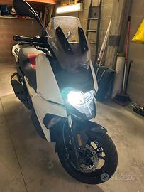 BMW 400X Skooter
