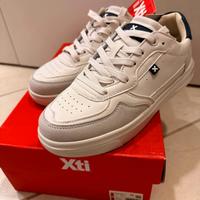 Scarpe da ginnastica uomo nuove