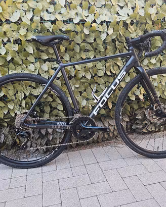 bici da gravel focus