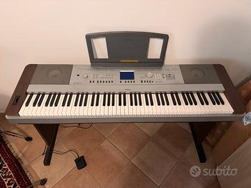 Pianoforte elettrico Yamaha DGX640