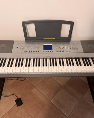 Pianoforte elettrico Yamaha DGX640