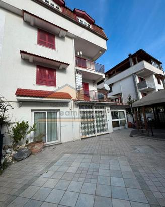 Villa plurifamiliare Via Enrico Fermi Rif.G2041