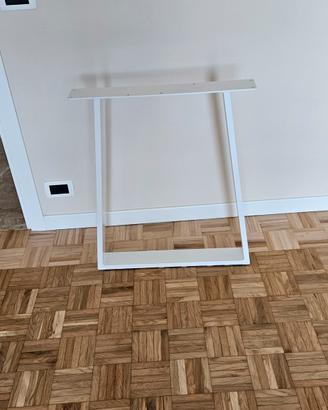 gambe per tavolo