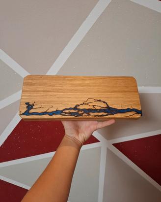 Tagliere di legno e resina 