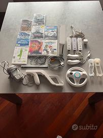 Console Wii+Controller+8 Giochi+Accessori