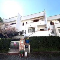 VILLA A SCHIERA A SALERNO